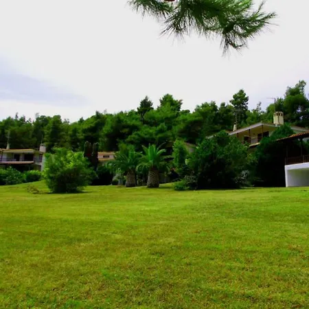 Vila Lorenia Garden Villa, Elani