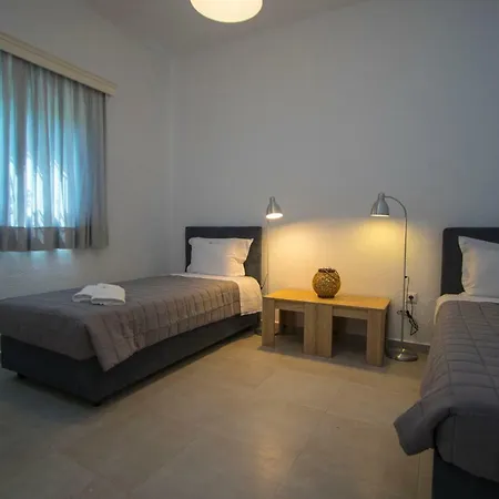 Vila Lorenia Garden Villa, Elani