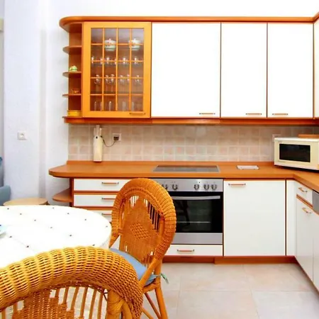 Lorenia Garden Villa, Elani Villa *