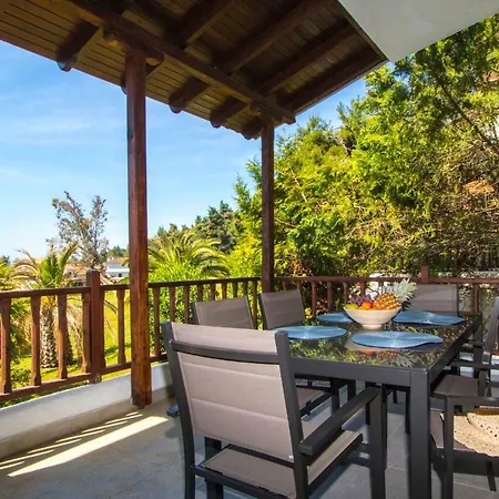 Lorenia Garden Villa, Elani Villa *